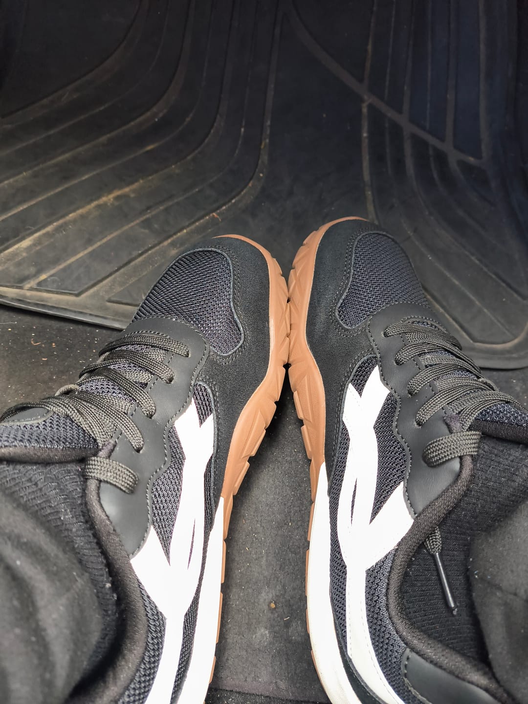 Customer photo review of Hareball - Wide Toe Sneakers