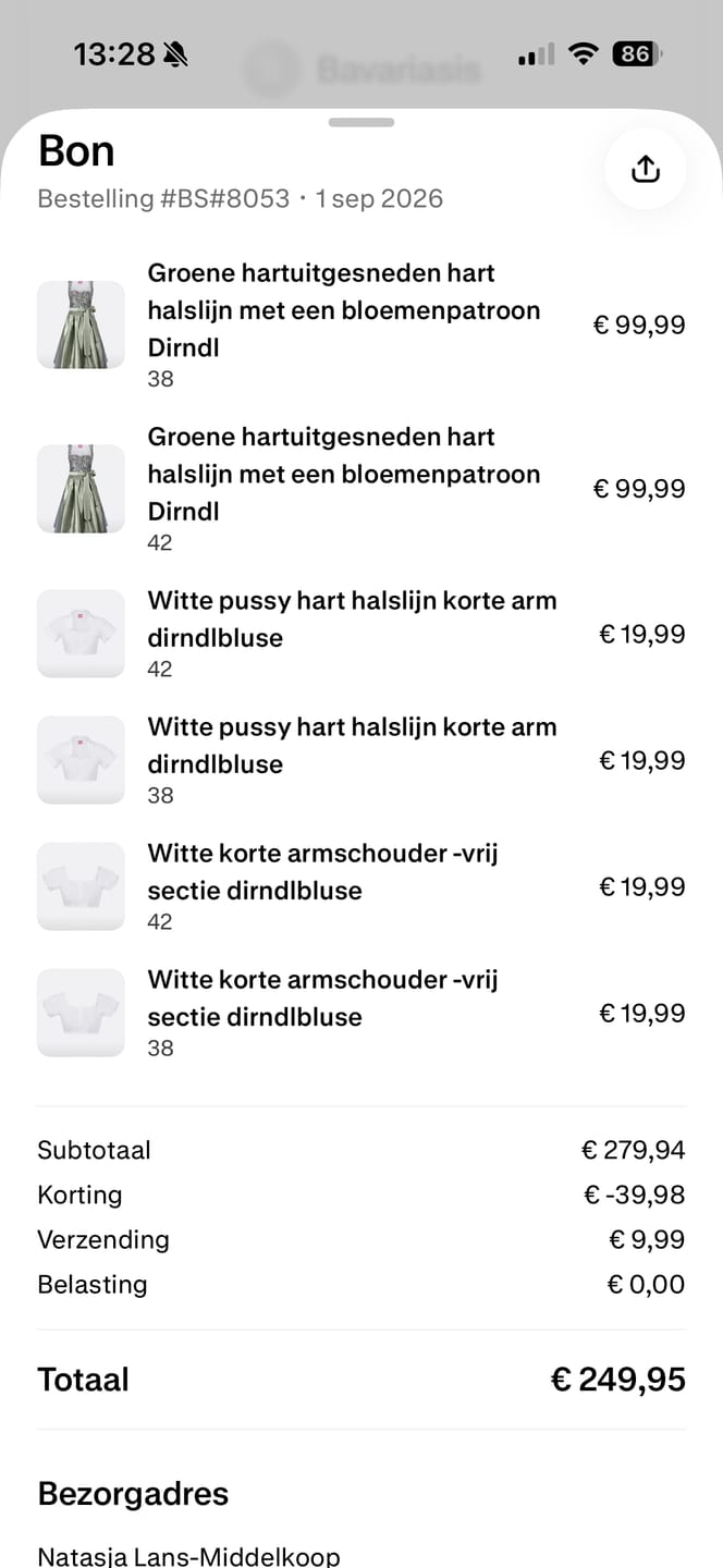 Customer photo review of Weiß Schößchen Herz-Ausschnitt kurzarm Dirndlbluse