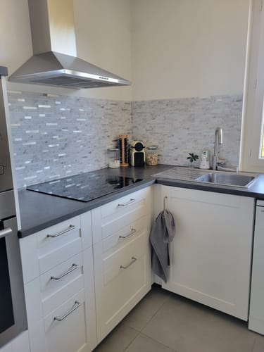 Customer photo review of Mosaïque Adhésive Blanc Métal Carreaux A Coller Pour Crédence