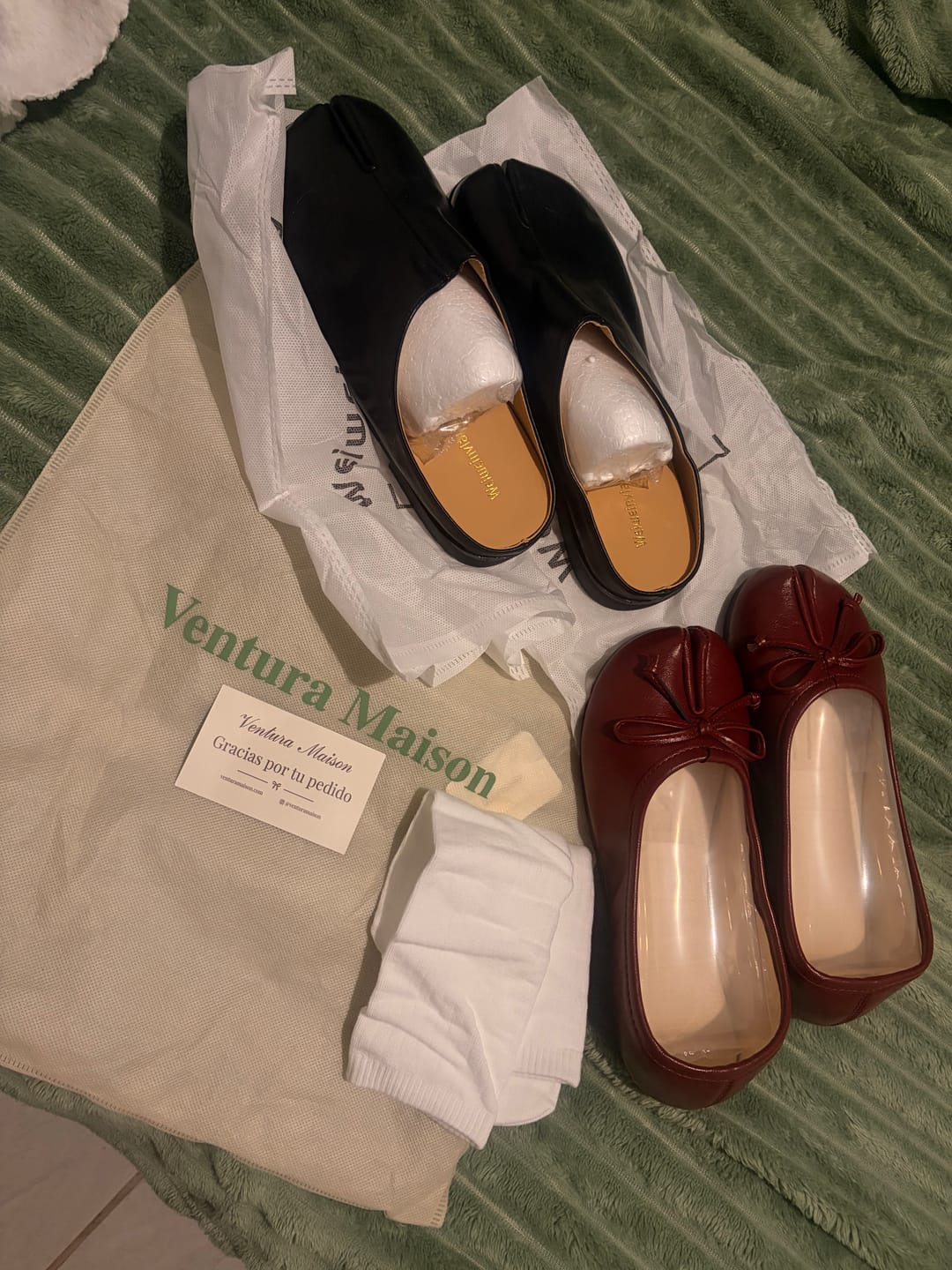 Customer photo review of Calcetas Tabi Blancas