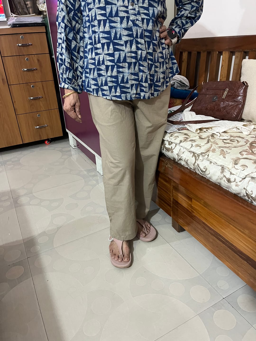 Customer photo review of Women Khakhi Cotton Straight Pant