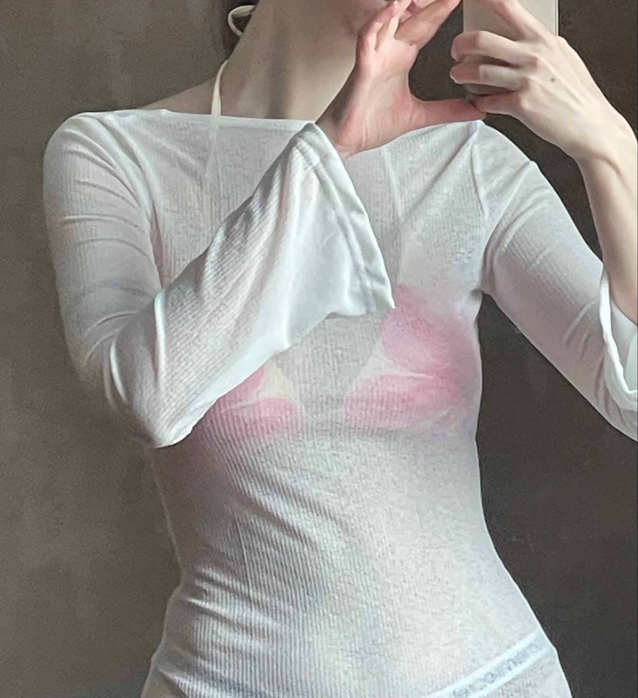 Customer photo review of Robe Louise – Robe longue moulante à manches évasées
