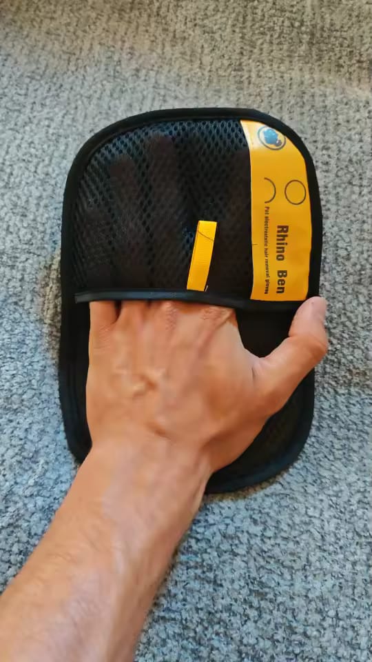 Customer photo review of Electrostatic Pet Hair Removal Gloves