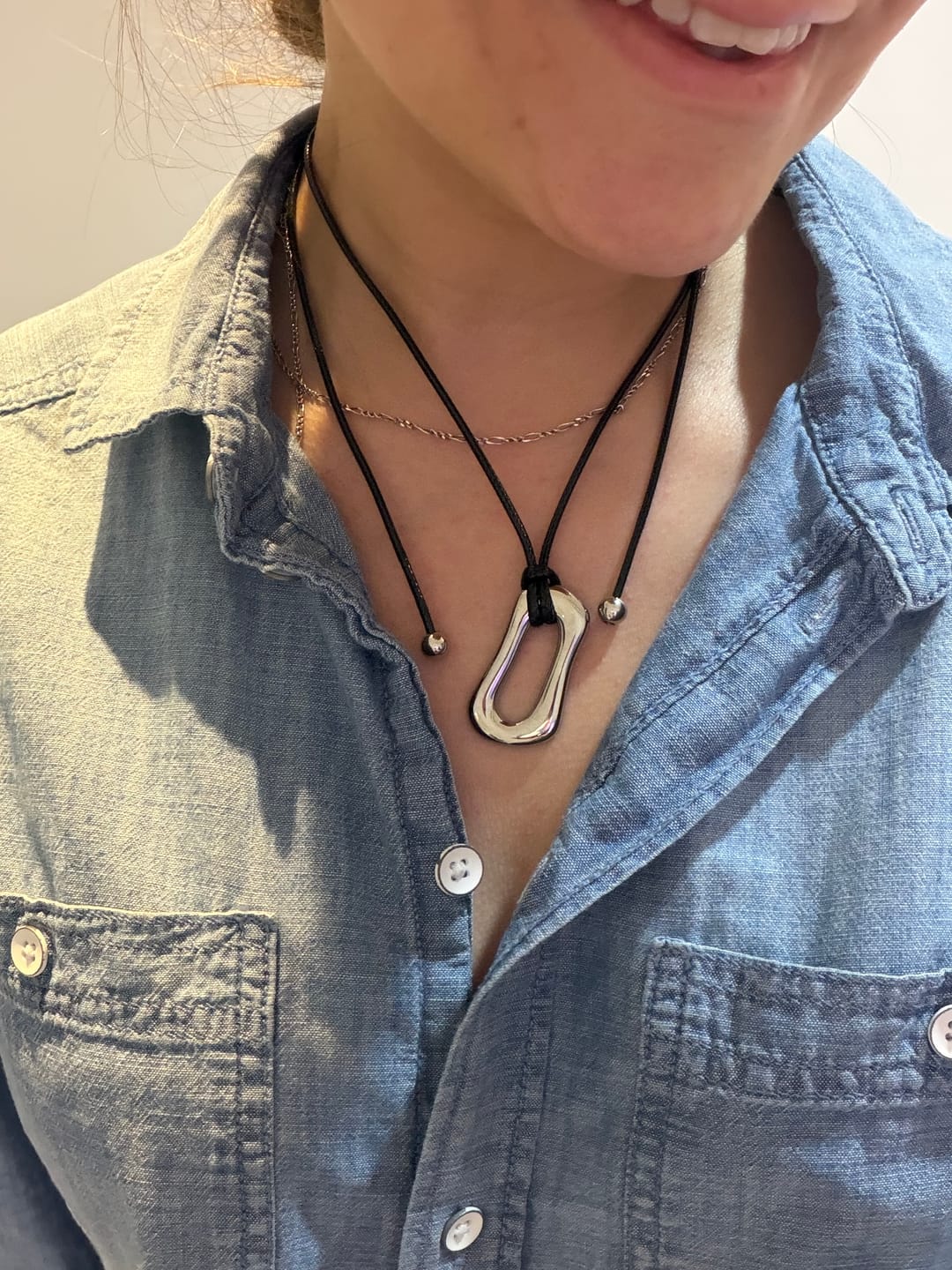 Customer photo review of Collar Mouret Plata