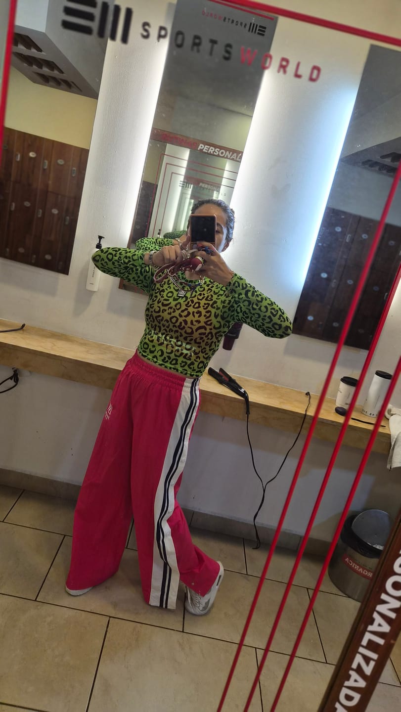 Customer photo review of Dale-Z Long Sleeve Mesh Crop Top