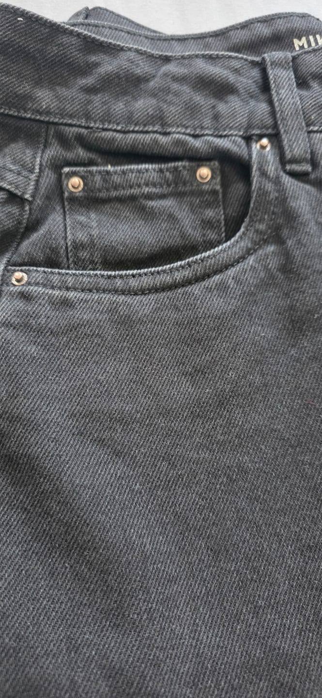 Customer photo review of Calça Jeans Balloon Baobá Preta