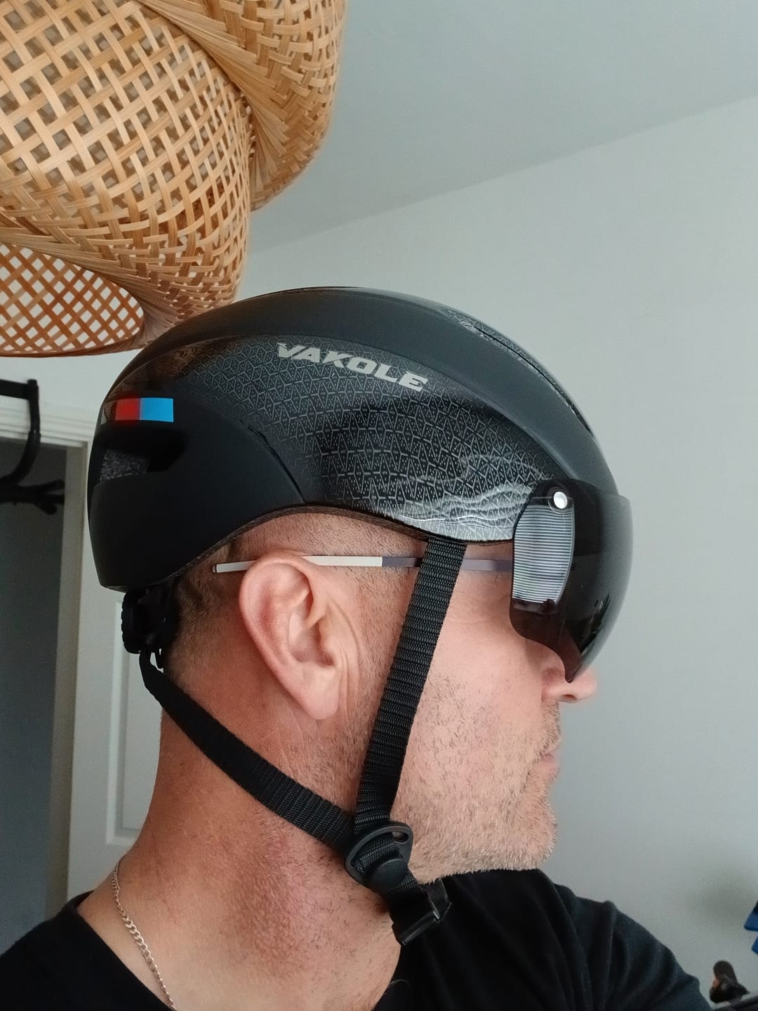 Customer photo review of Vakole Integrally Molded Bicycle Helmet with Magnetic Goggles