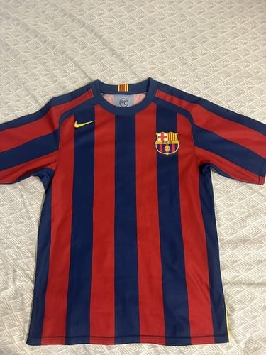 Customer photo review of Barcelona 2005-2006 Home (Feels Like New) - Size M