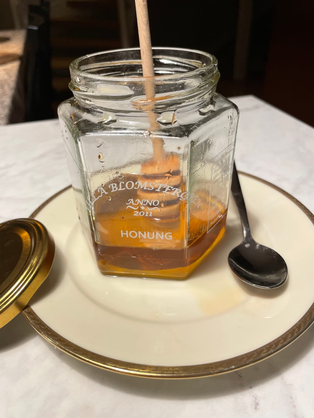Customer photo review of Höstens honungspaket – 5 burkar honung + honungspinne (säsongsprodukt)