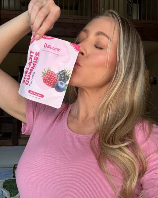 Customer photo review of Bloomin Gummies for Women