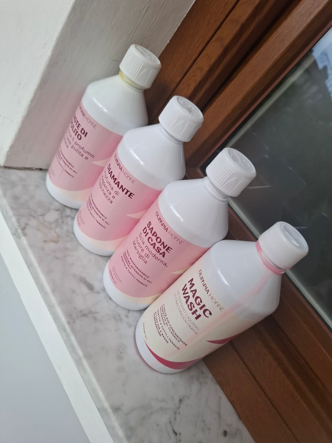 Customer photo review of Magic Wash Liquido - Il Detersivo Professionale per un Bucato Perfetto
