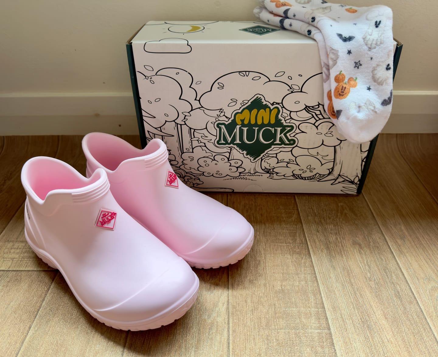 Customer photo review of Kids' Mini Muck Ankle Boots