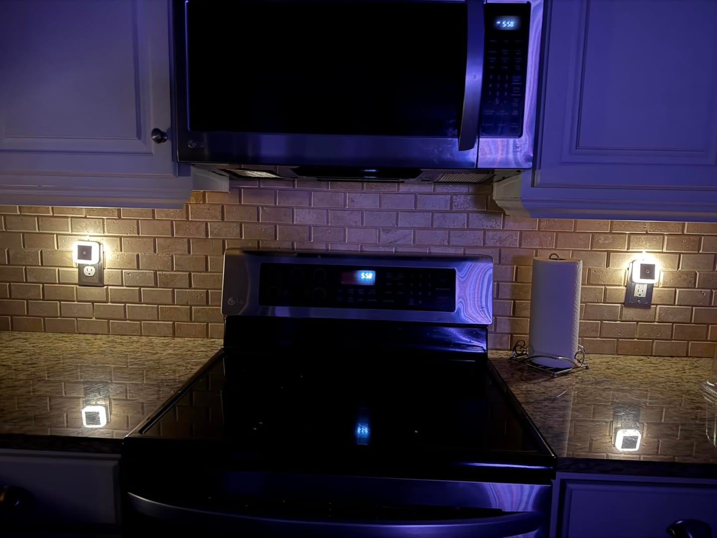Customer photo review of Infinite Night Light