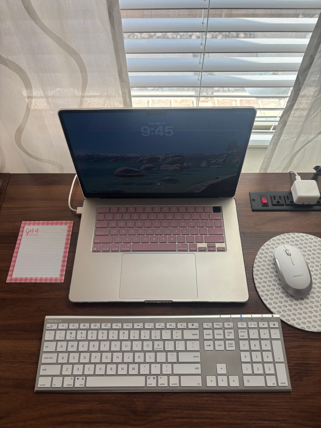 Customer photo review of Everyday Wireless Keyboard and Mouse Combo for Mac - Aluminum