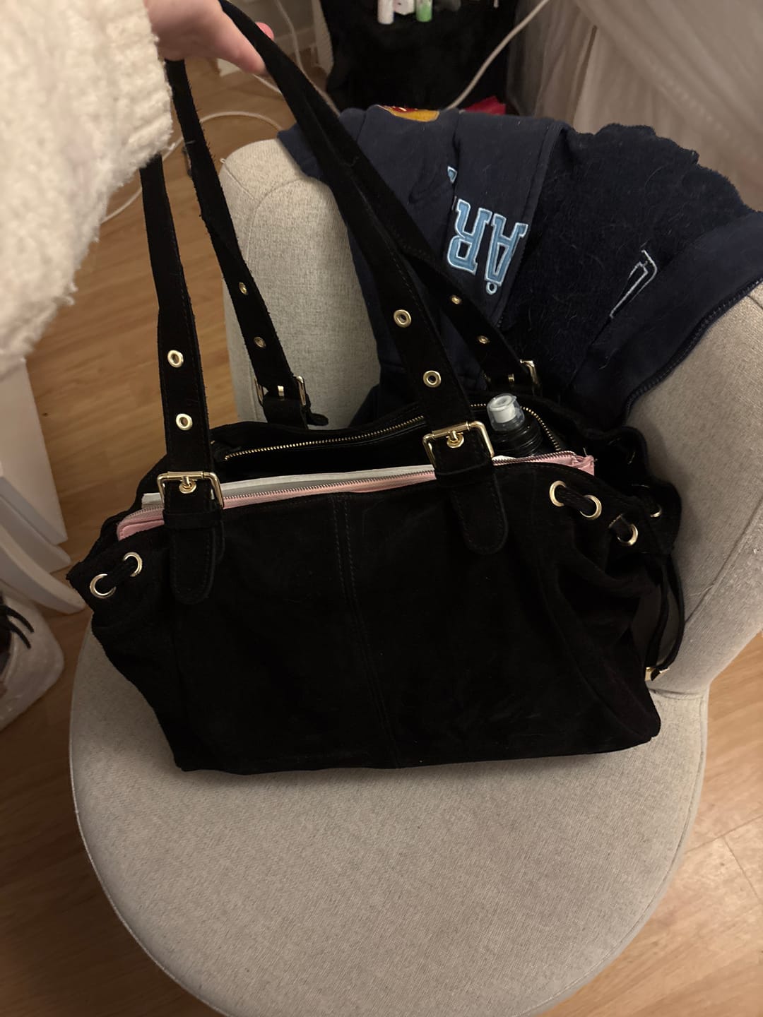 Customer photo review of Suède Muse bag black