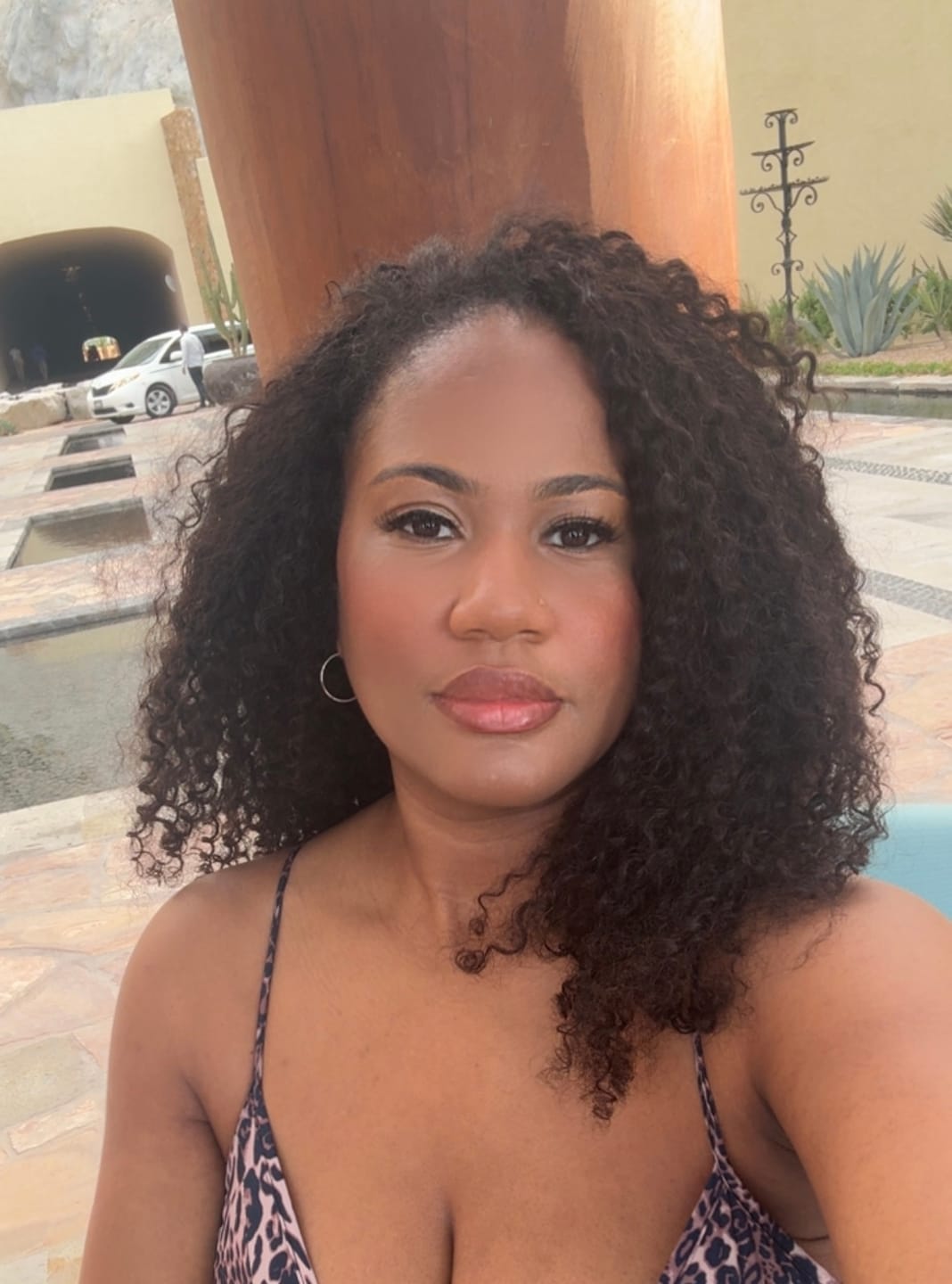 Customer photo review of Ywigs Burmese Water Curly Human Crochet Hair