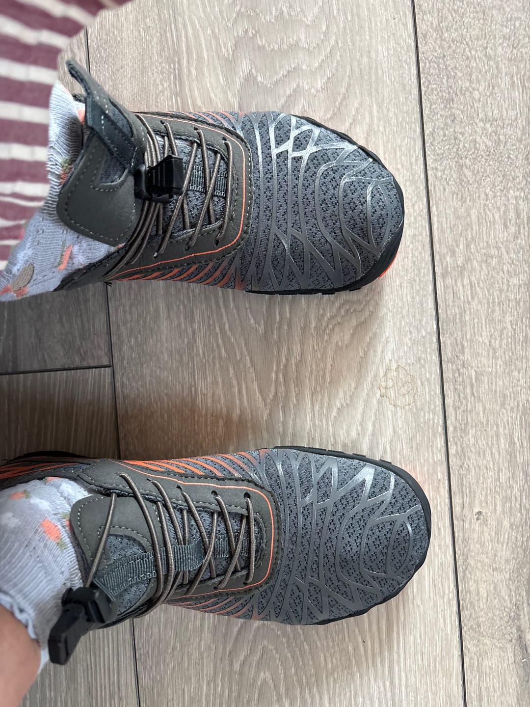 Customer photo review of Finally Walk Pain-Free Again With Our Grounding Barefoot Shoes
