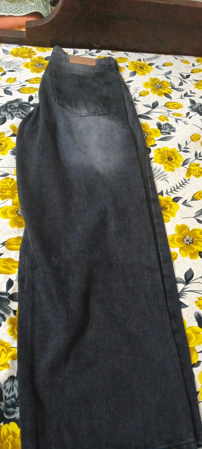 Customer photo review of Midnight Denim - Loose fit - UNISEX