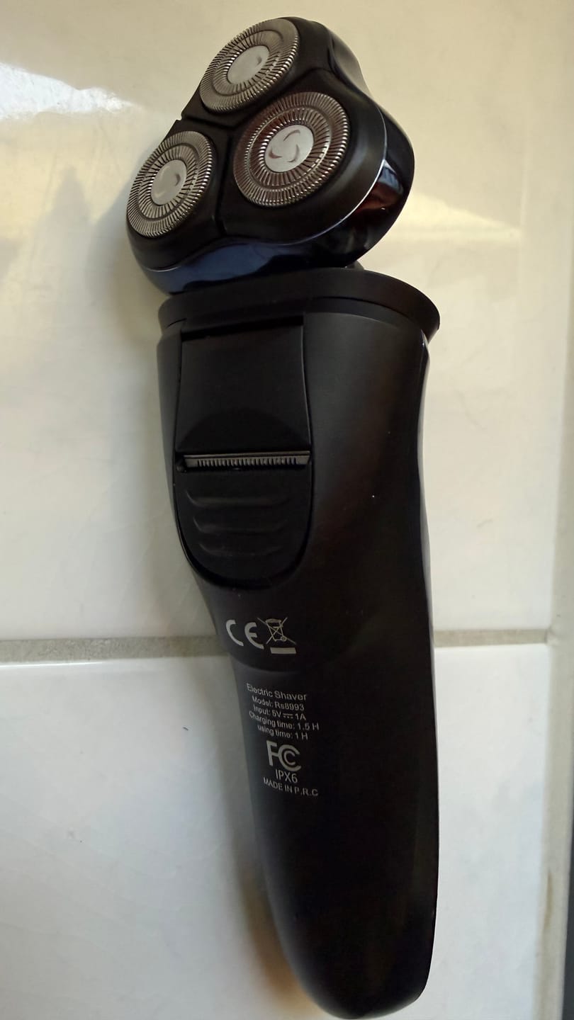 Customer photo review of Oryzom ProCut — Präzise 4D-Klingen und integrierter Trimmer für eine gründliche und angenehme Rasur