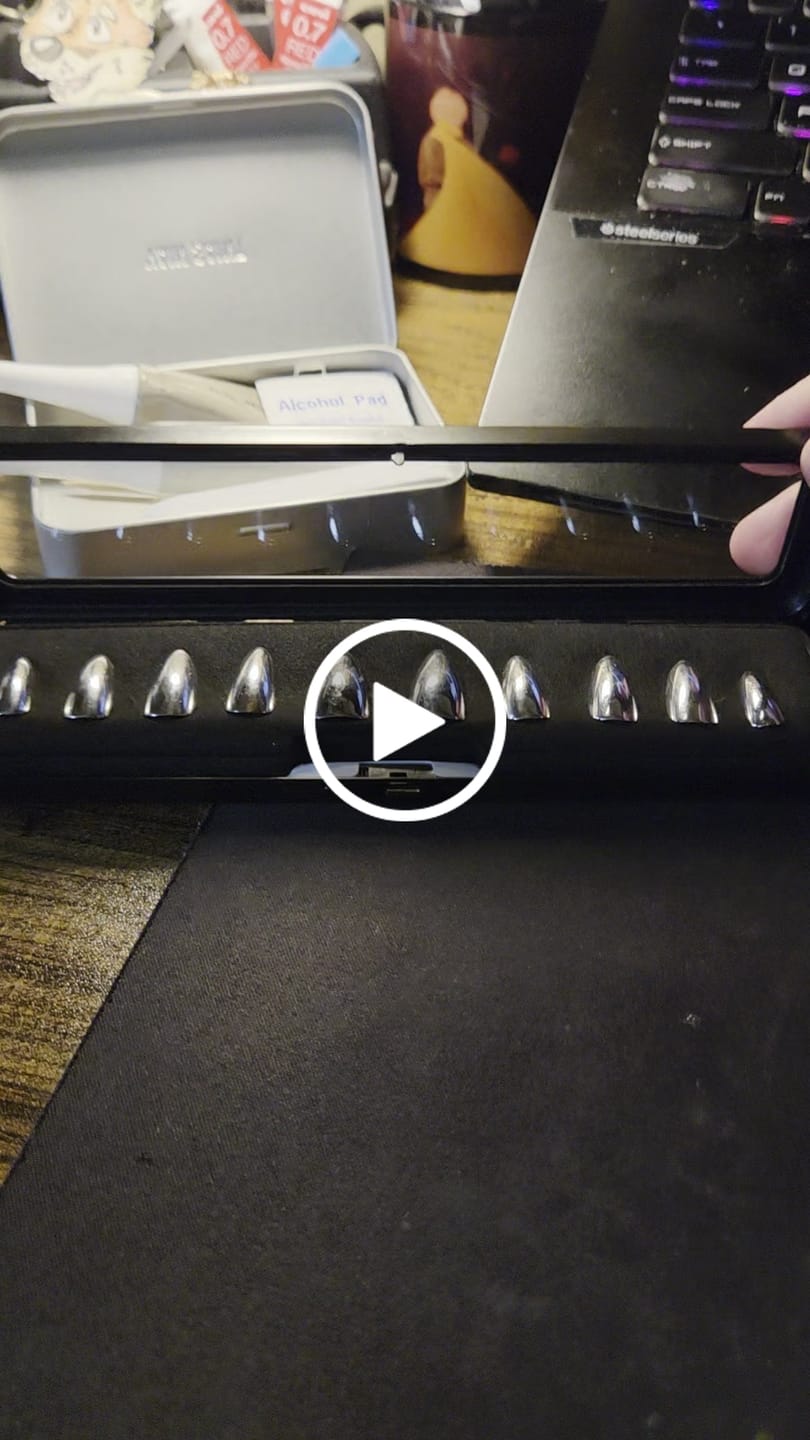 Customer video review of CHROME 01