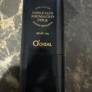 Customer photo review of Base Idratante e Correttore Stick 2-in-1 Formula a Lunga Tenuta