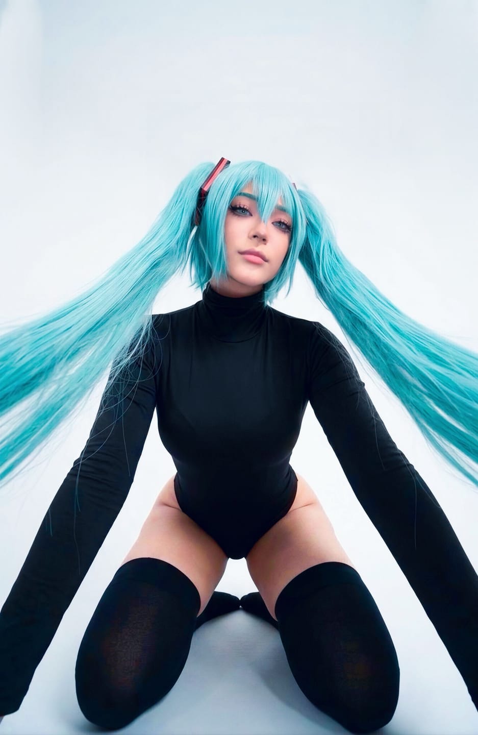 Customer photo review of Project SEKAI Hatsune Miku Mint Cyan Long Straight Basic Wig