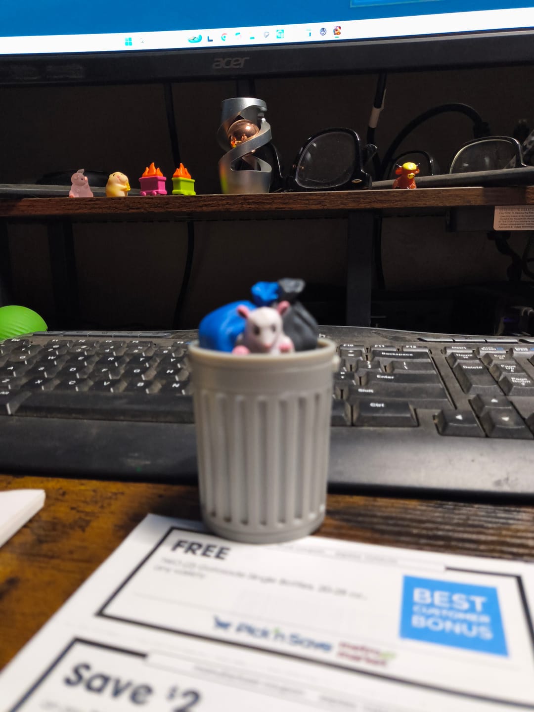 Customer photo review of The Screaming Possum: With Sound! (Desktop Accessory)