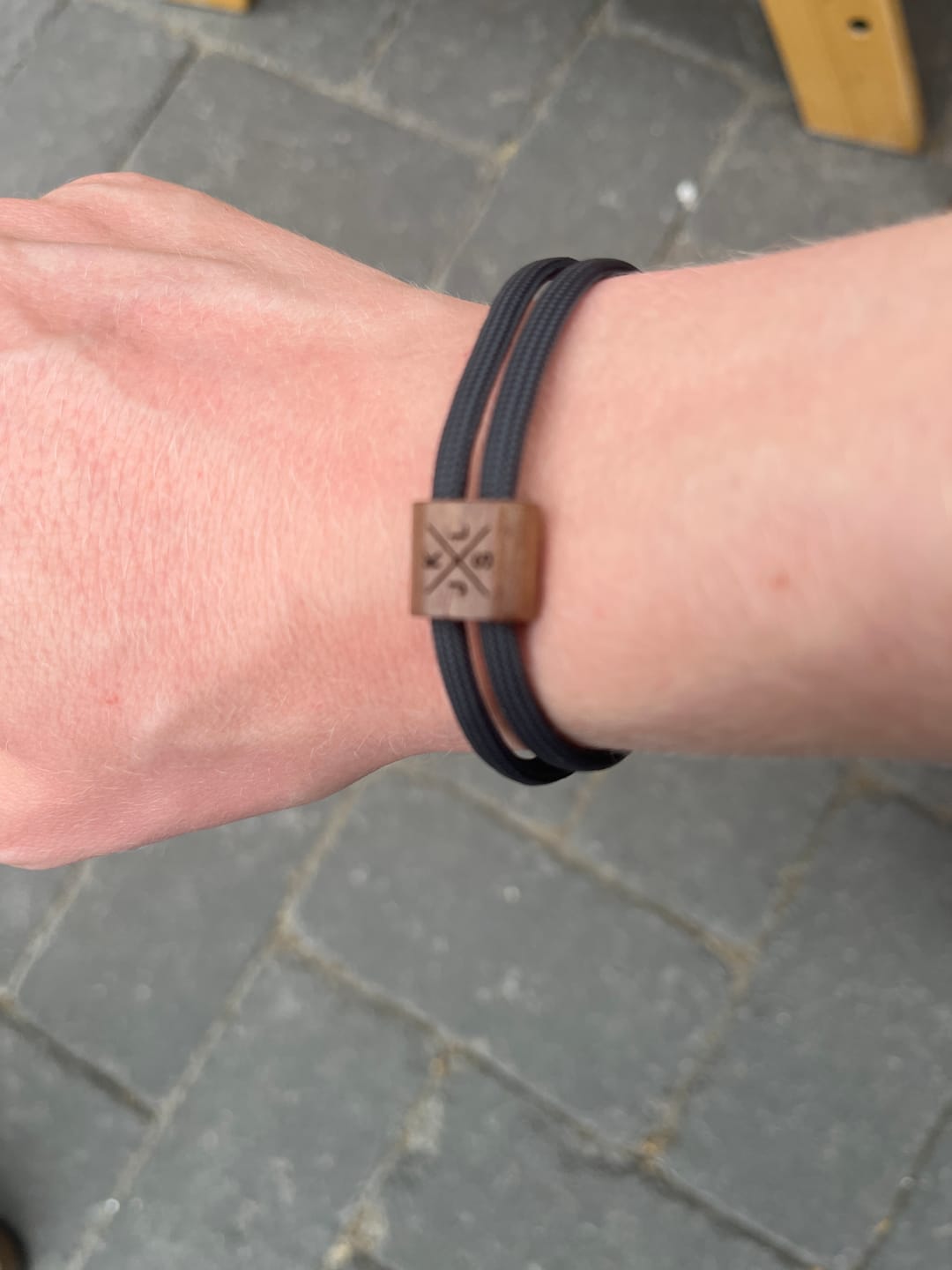 Customer photo review of Holz Gravur Armband HUA MUA