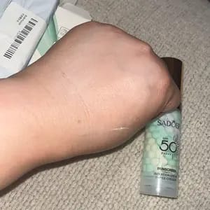 Customer photo review of Protezione Solare SPF 50+ Crema Viso Opacizzante Idratante