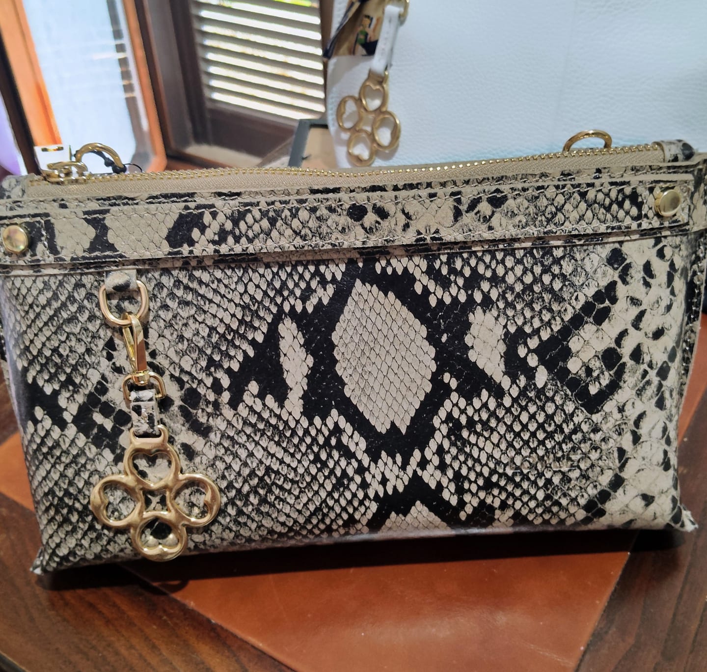 Customer photo review of BORSA SOFY BAGUETTE PITONE BEIGE
