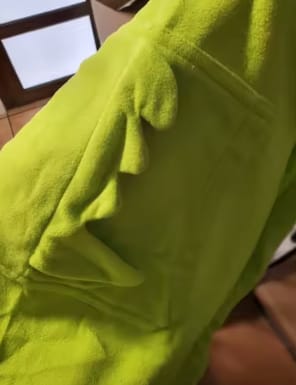 Customer photo review of DracoWrap™ | Manta-portabebés a prueba de viento con capucha de dinosaurio