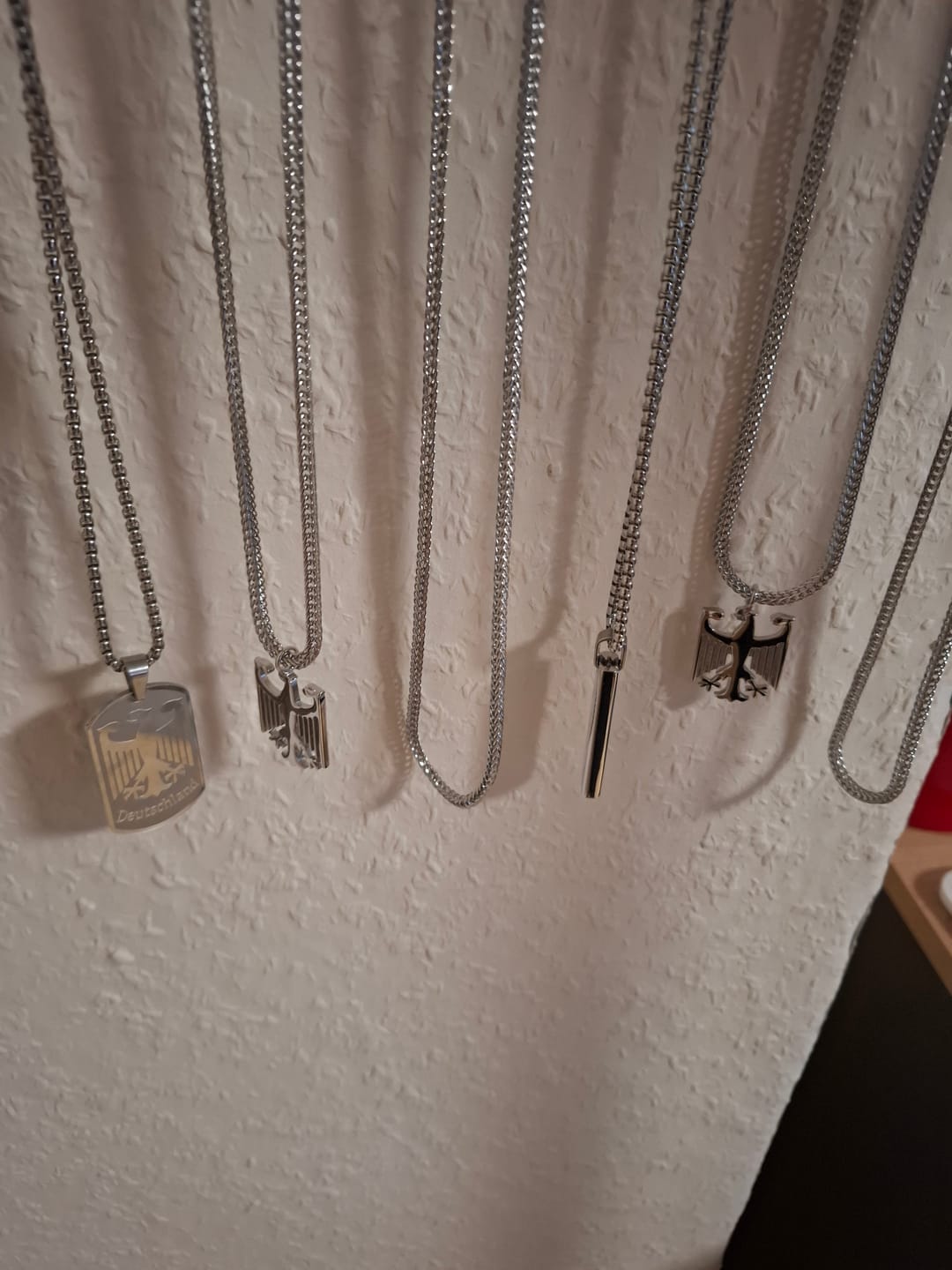 Customer photo review of Deutschland Halskette