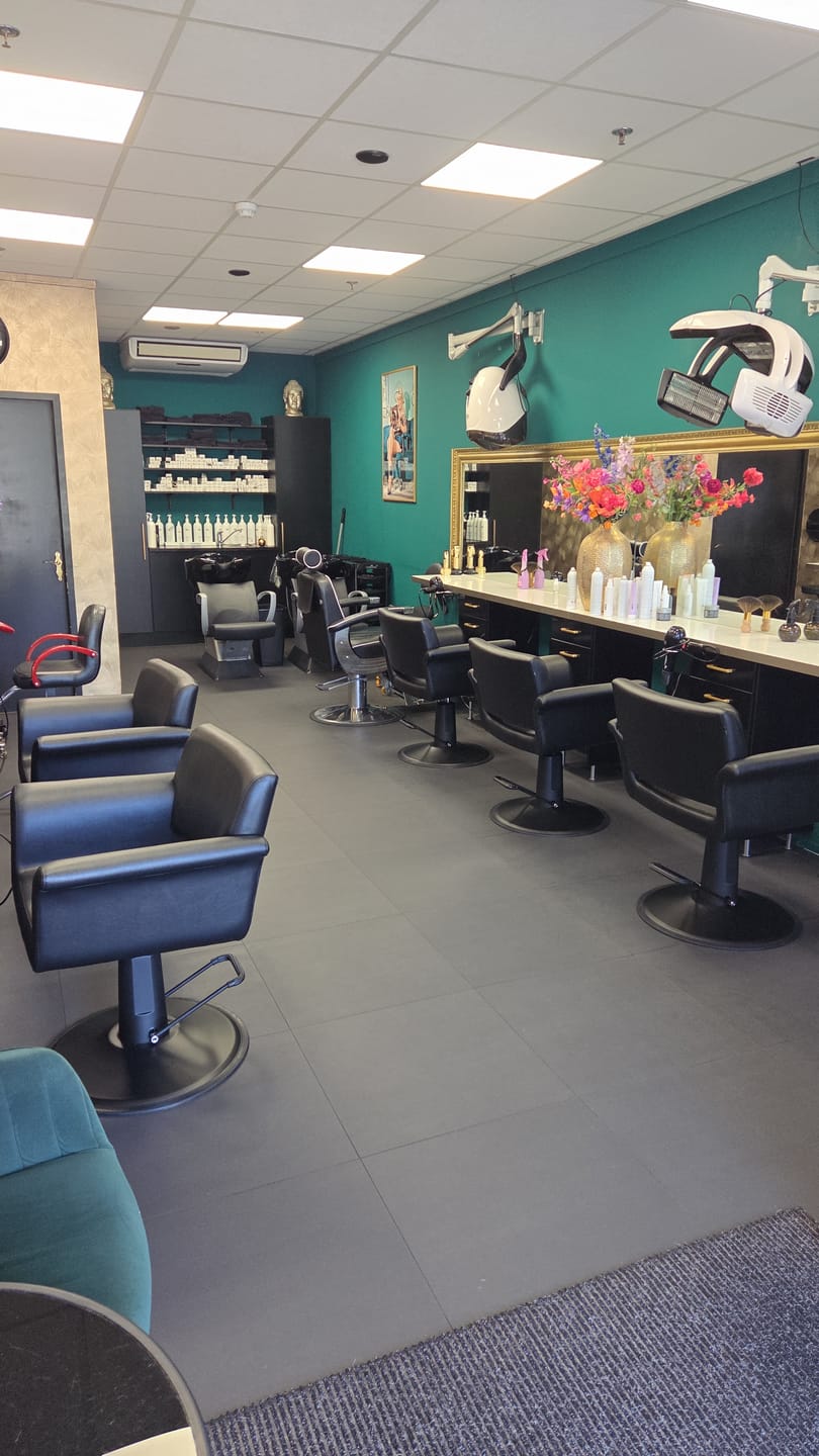 Customer photo review of Gabbiano Lucca hairdressing chair black