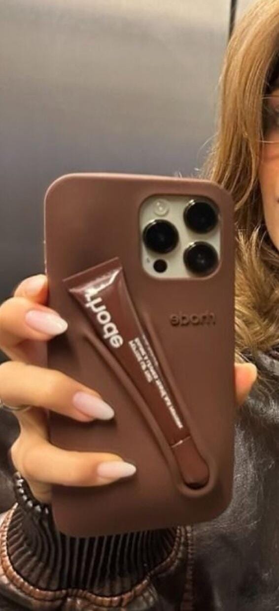 Customer photo review of Rhode Phone Case Espresso