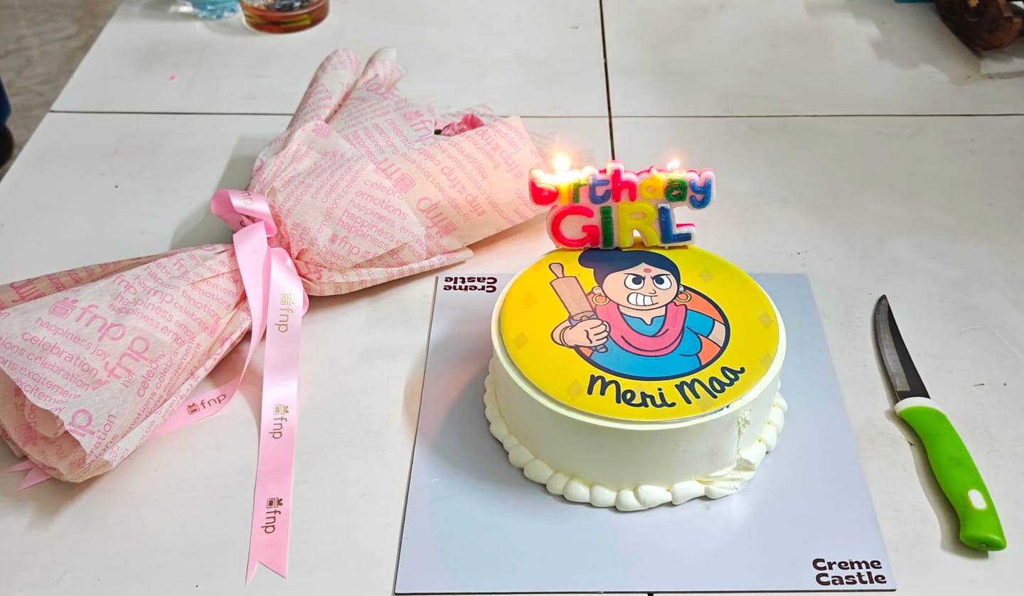 Customer photo review of Meri Maa Pineapple Cake