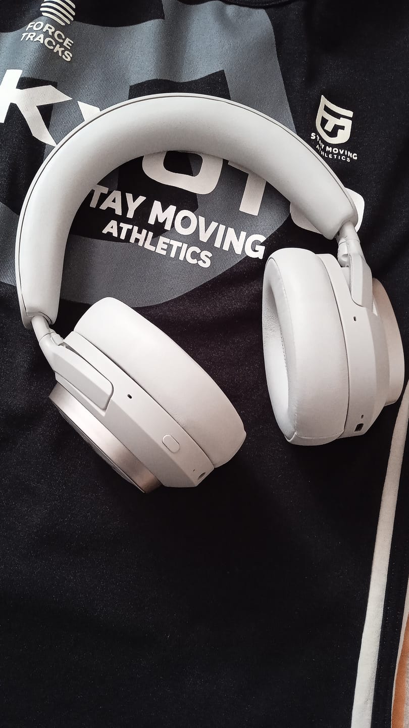 Customer photo review of Audifonos Inalambricos On Ear One STF 14hrs Uso Blanco