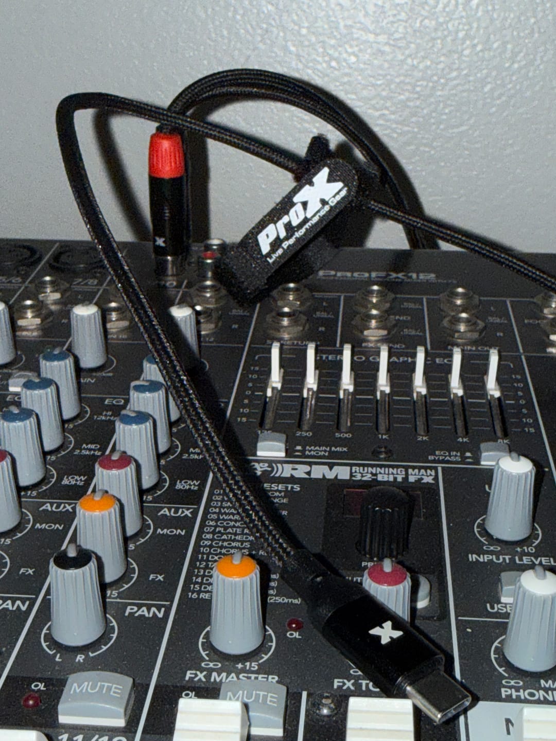 Customer photo review of ProX XC-USBC2RCA03 USB-C to Dual RCA Audio Cable - 3 Feet