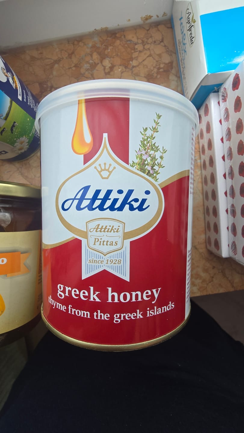 Customer photo review of Attiki Greek Thyme Honey – bold island aroma for yogurt, tea & baking | 1kg Tin