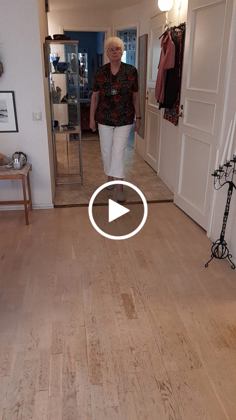 Customer video review of T-shirt V-ringad Stålros | Rino Man