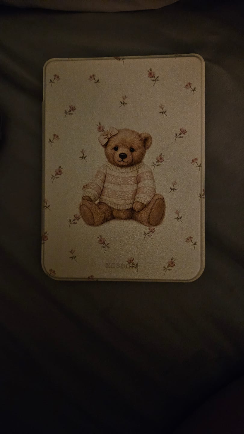 Customer photo review of Juliette E-Reader Case