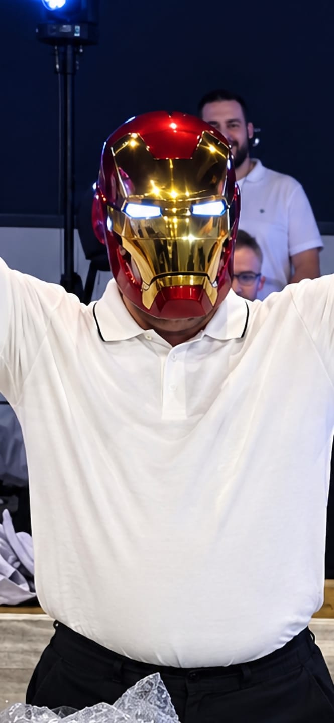 Customer photo review of US | Mechahead | MK50 IronMan helmet mask  | Voice Control  | 1: 1 realistic Real Person Wearable toys