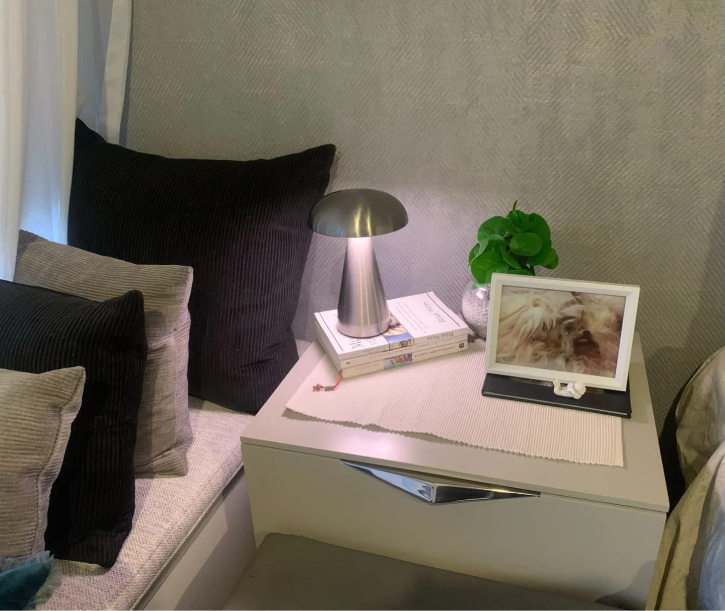 Customer photo review of Copper Table Lamp for Nightstand, Dome Shade, 23 cm