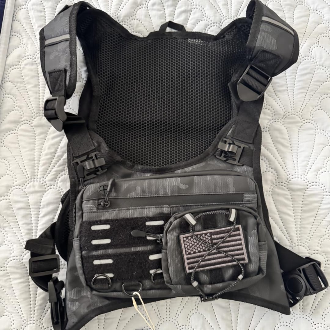 Customer photo review of Hydravo Tactical Hydration Vest