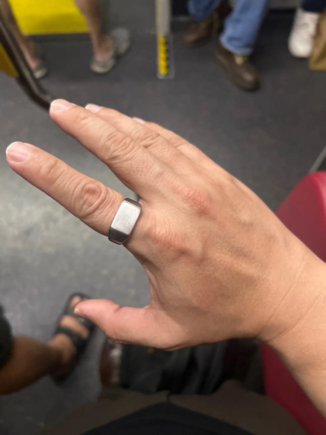 Customer photo review of Chevalière rectangulaire (argent)
