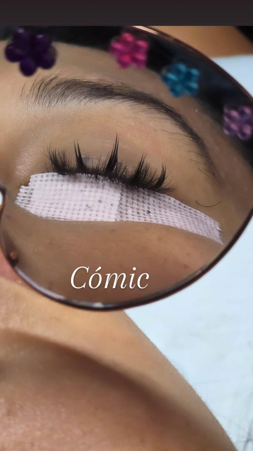 Customer photo review of Double Layered Lashes (first 100 units FREE at 11 am CST time)