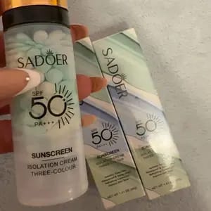 Customer photo review of Protezione Solare SPF 50+ Crema Viso Opacizzante Idratante