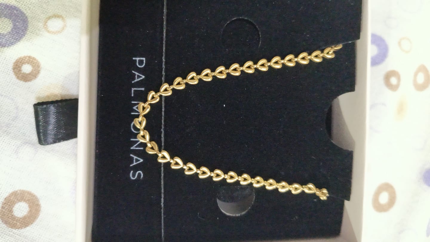 Customer photo review of Heart Link Chain Necklace