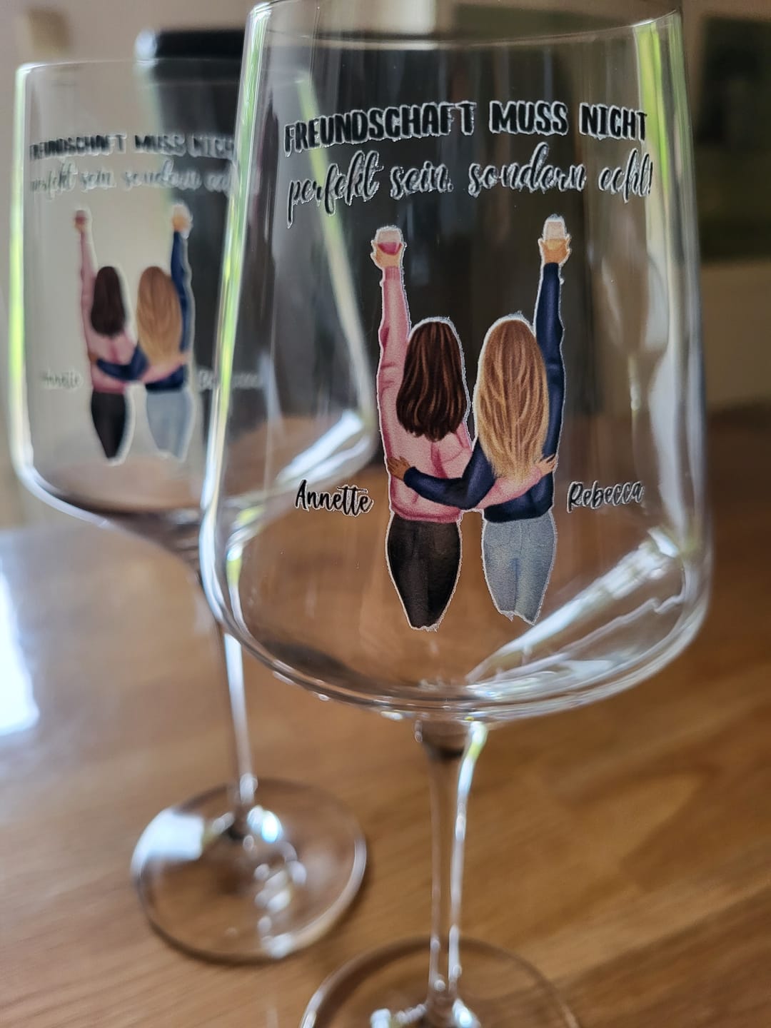 Customer photo review of Best Friends Forever - Personalisiertes Weinglas