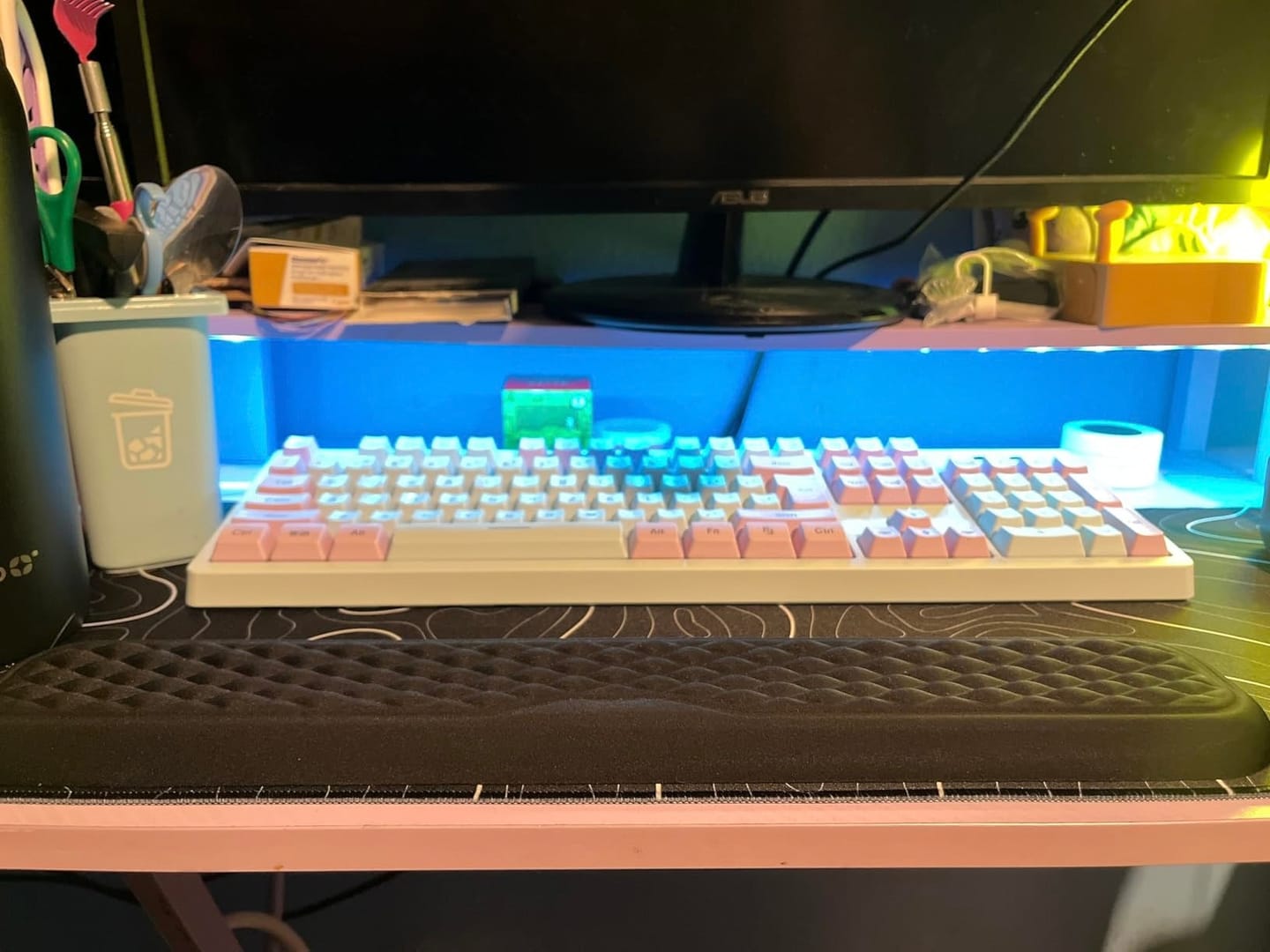 Customer photo review of Wurk Built™ Wrist Deck — The Memory-Foam Wrist Rest Set Engineered for Full-Size Keyboard & Mouse Setups