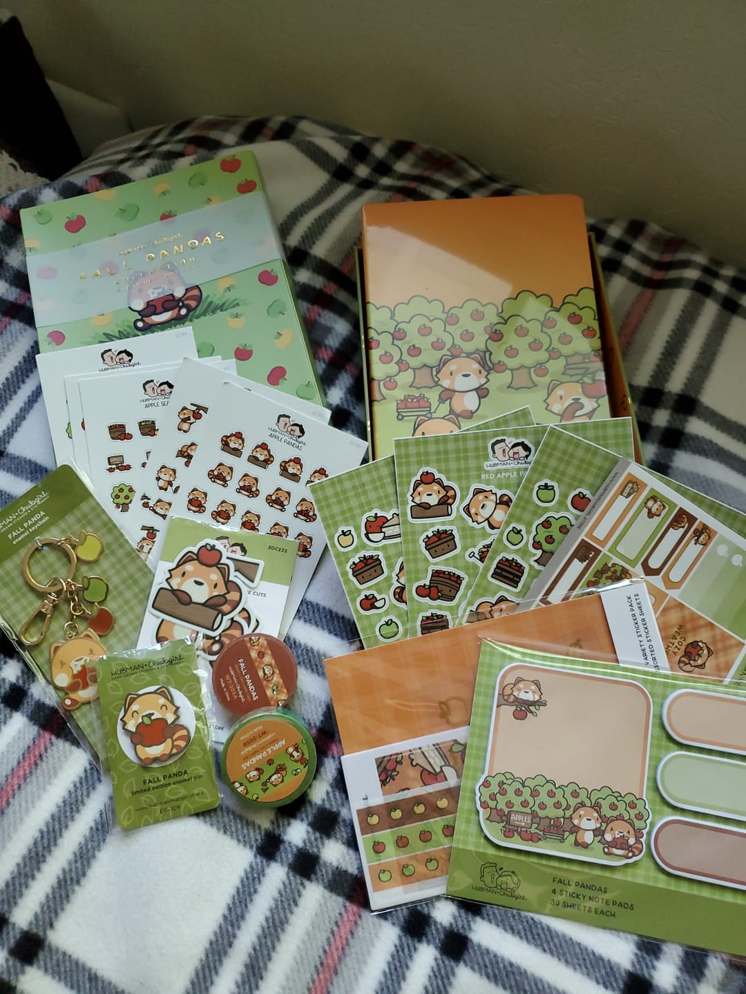 Customer photo review of Fall Pandas Box Set